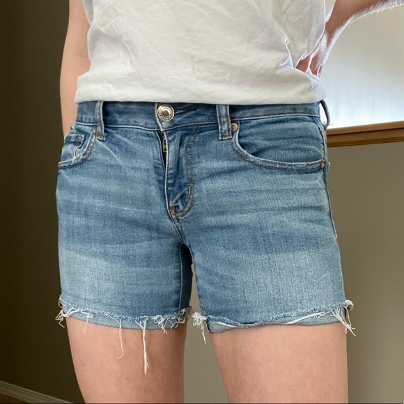 American Eagle Mid Length Shorts - Picture 1 of 4